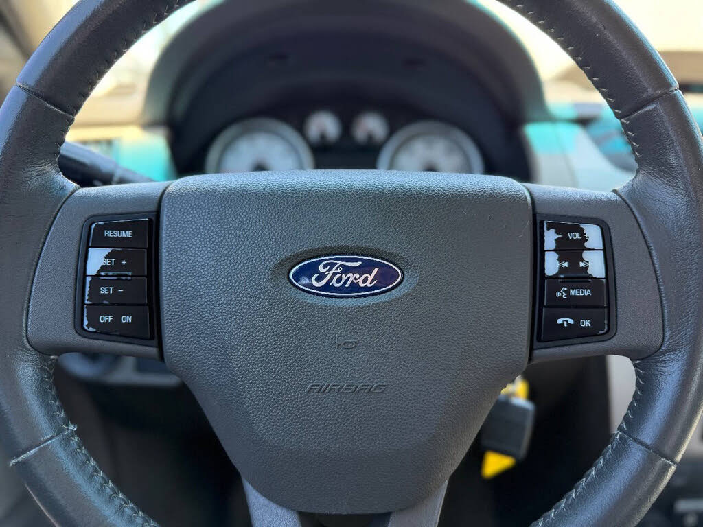 Used 2008 Ford Focus SE image 25