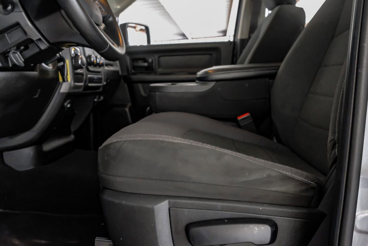 Used 2021 RAM 1500 Tradesman w/ Chrome Plus Package RWD image 29