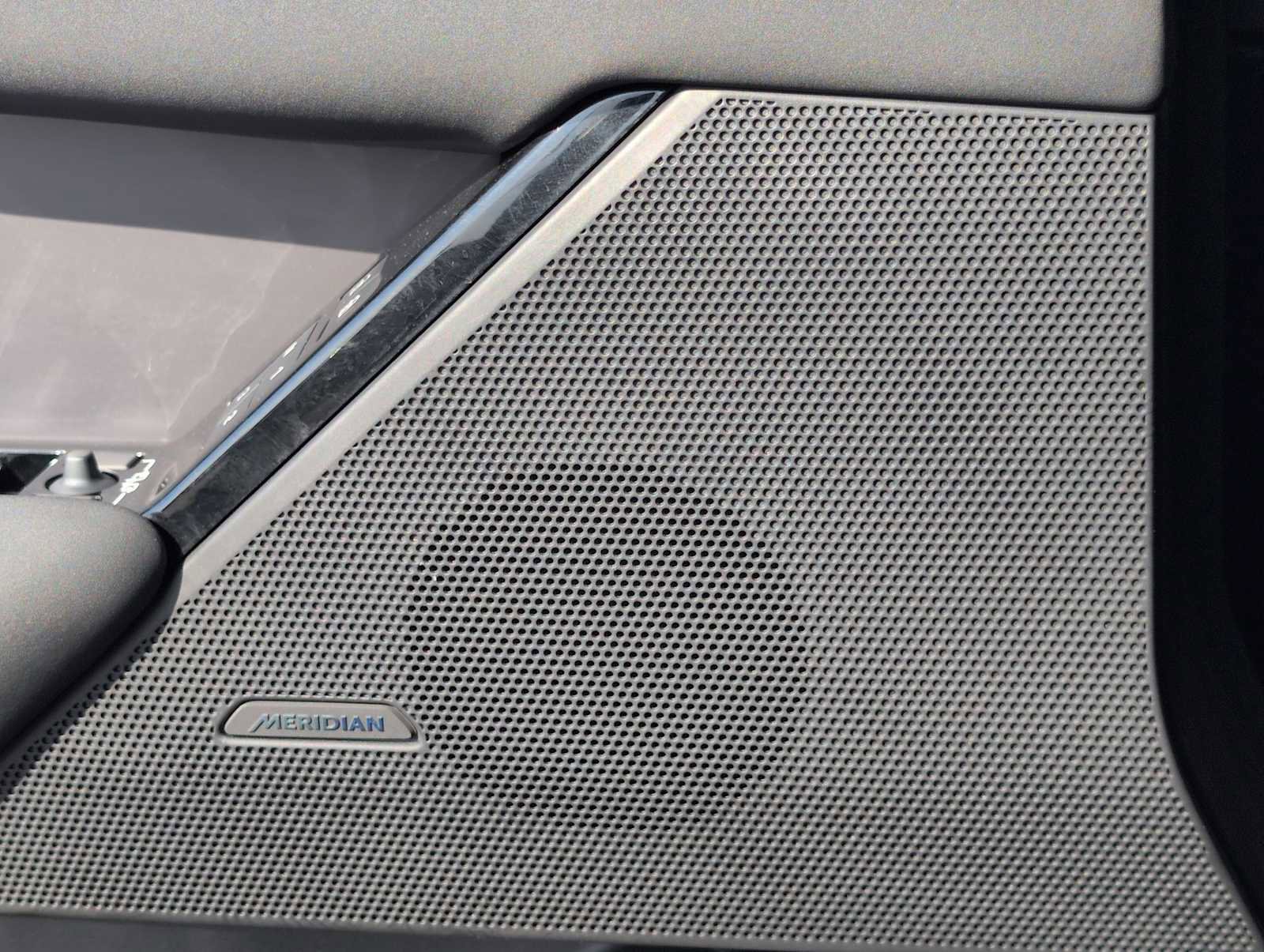 Used 2025 Land Rover Range Rover Velar Dynamic SE AWD/4WD image 31