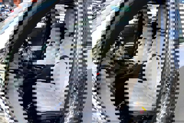 Used 2019 Lexus UX 250h w/ Premium Package image 25