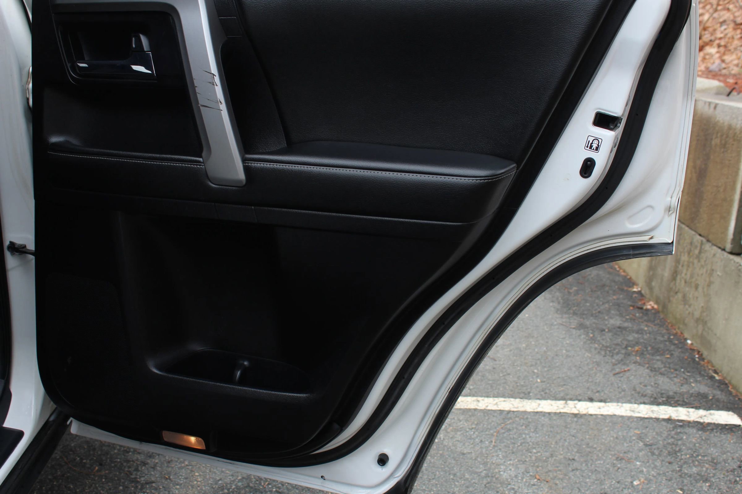 Used 2015 Toyota 4Runner SR5 image 16