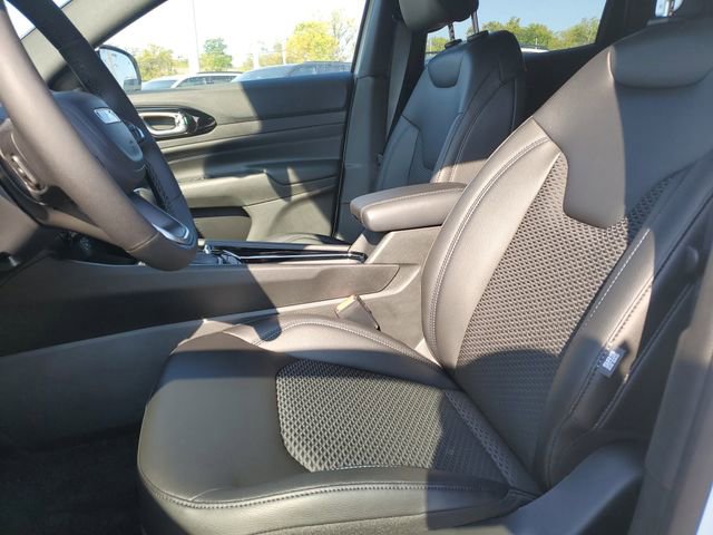 New 2026 Jeep Compass Latitude image 13