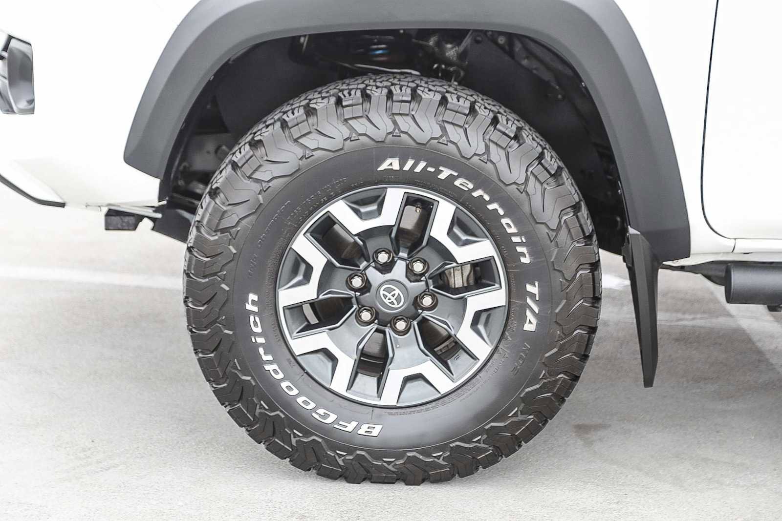 Certified 2021 Toyota Tacoma TRD Off-Road w/ Technology Package image 10