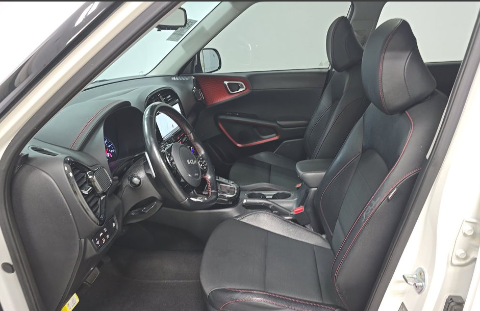 Used 2022 Kia Soul Turbo FWD image 4