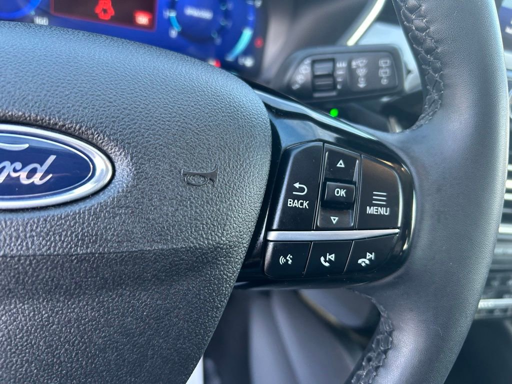 Certified 2022 Ford Escape Titanium w/ Class II Trailer Tow Package image 24