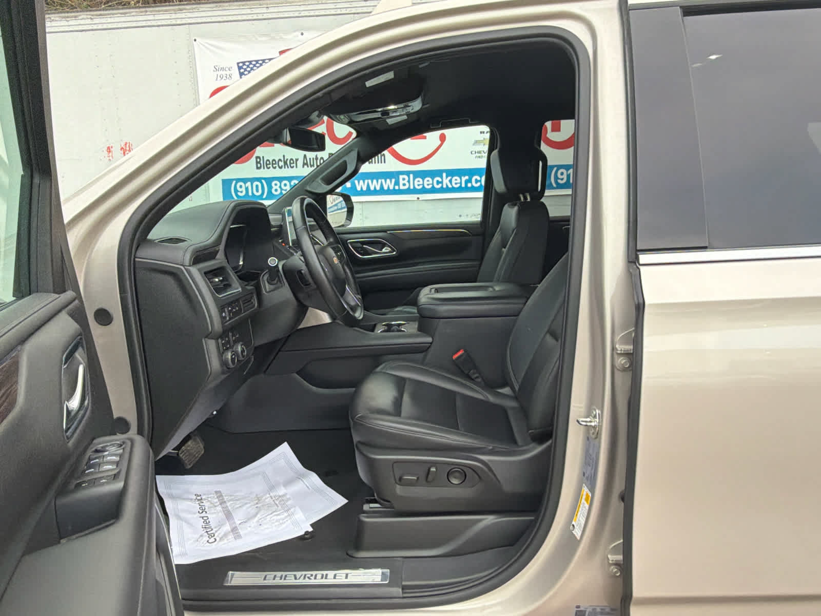 Used 2024 Chevrolet Tahoe LT AWD/4WD image 20