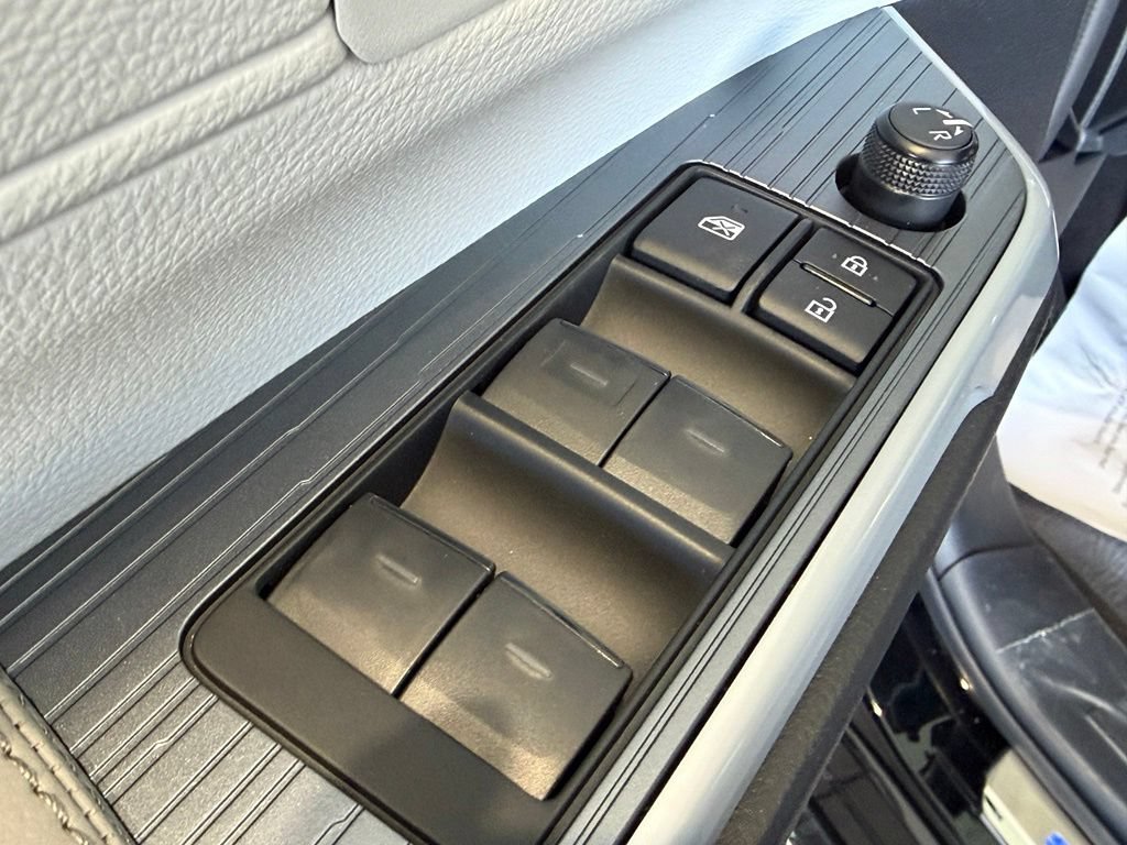 New 2026 Toyota Sienna XLE FWD image 16