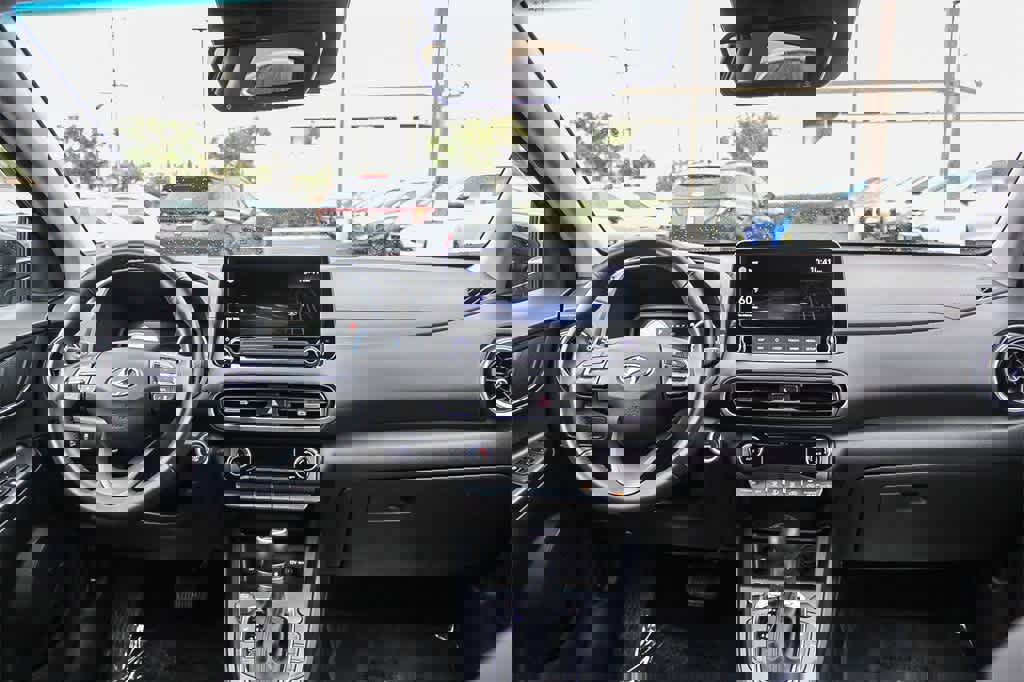 Certified 2022 Hyundai Kona Limited image 18