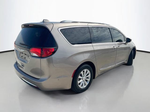 Used 2018 Chrysler Pacifica Touring-L Plus w/ Advanced Safetytec Group FWD image 8