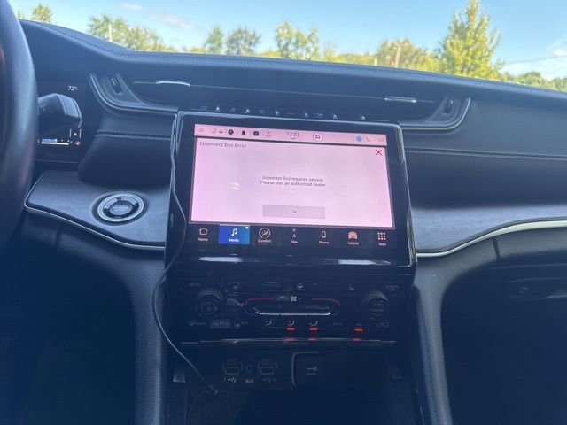 Used 2022 Jeep Grand Cherokee L Limited image 13