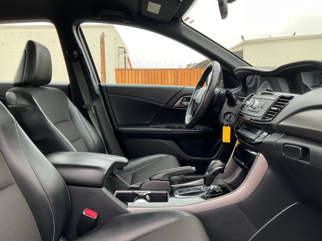 Used 2016 Honda Accord Sport image 33