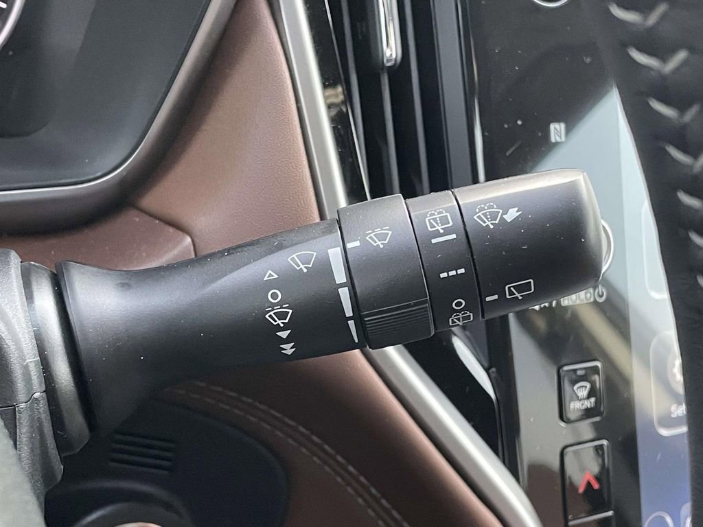 Used 2025 Subaru Outback Touring XT image 13