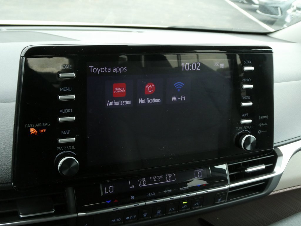 Used 2023 Toyota Sienna XLE image 39