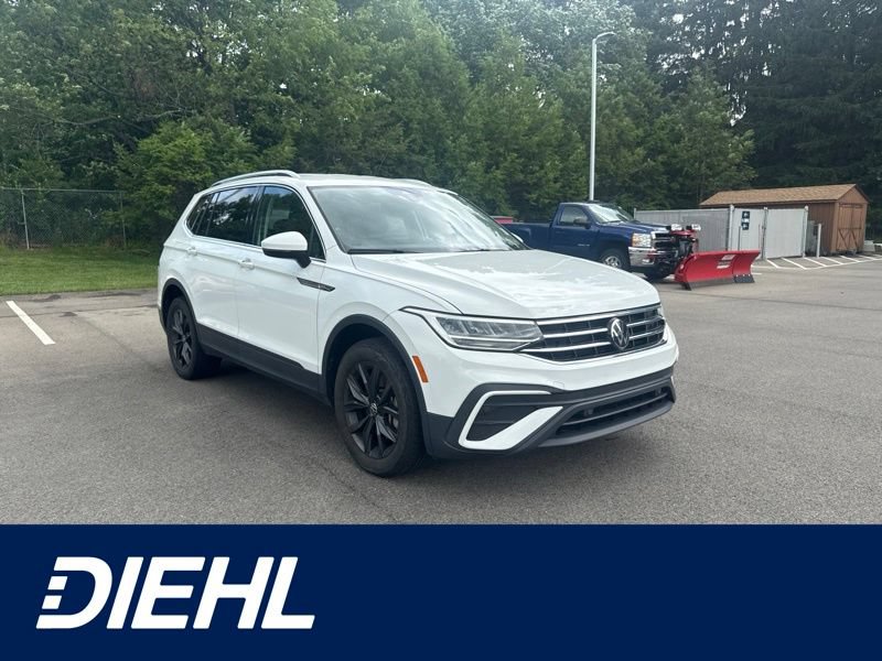 Used 2024 Volkswagen Tiguan SE FWD image 1