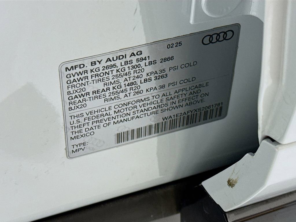 Certified 2025 Audi Q5 e Premium Plus w/ Premium Plus Package AWD/4WD image 35