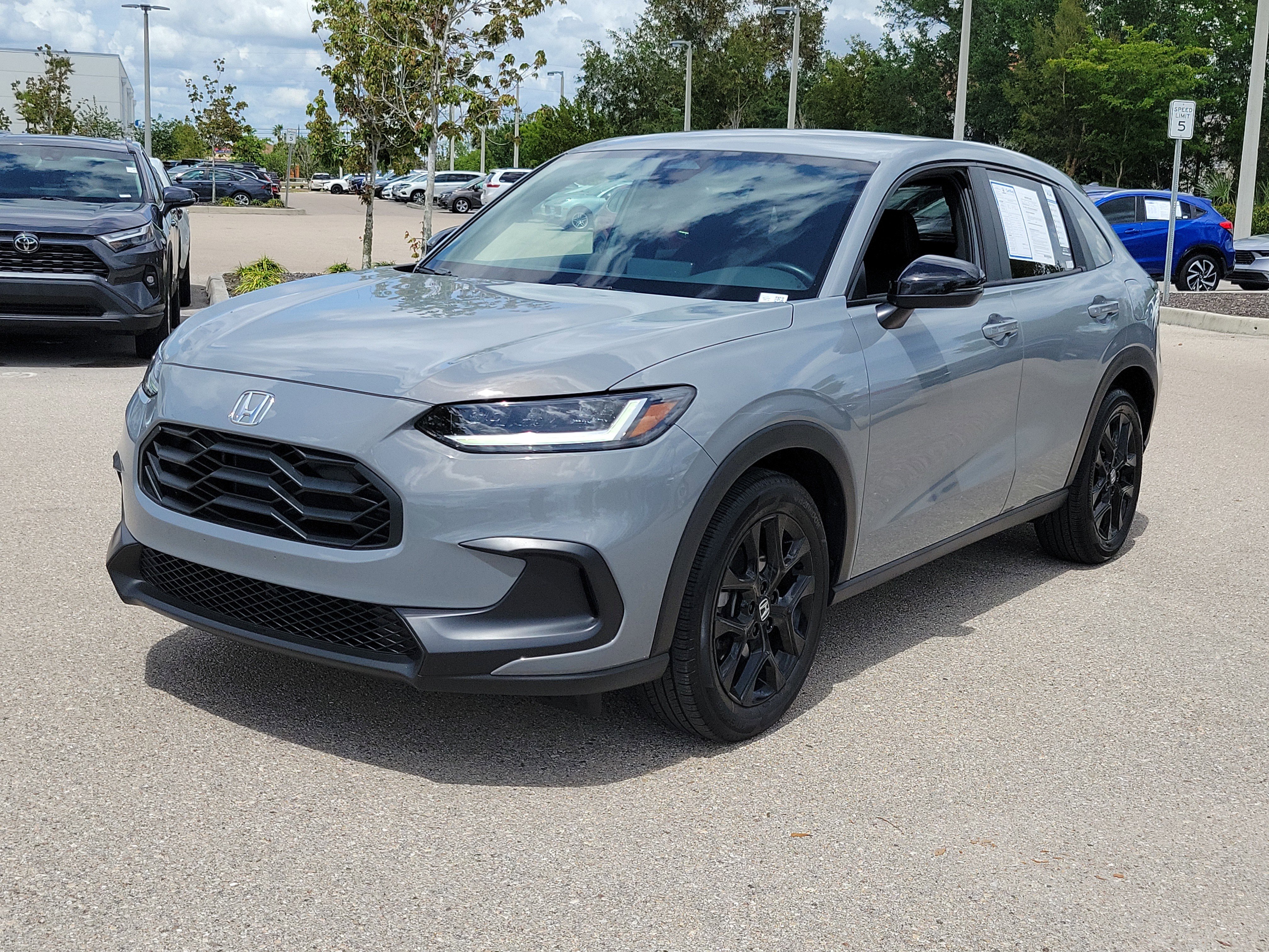 Used 2025 Honda HR-V Sport image 3
