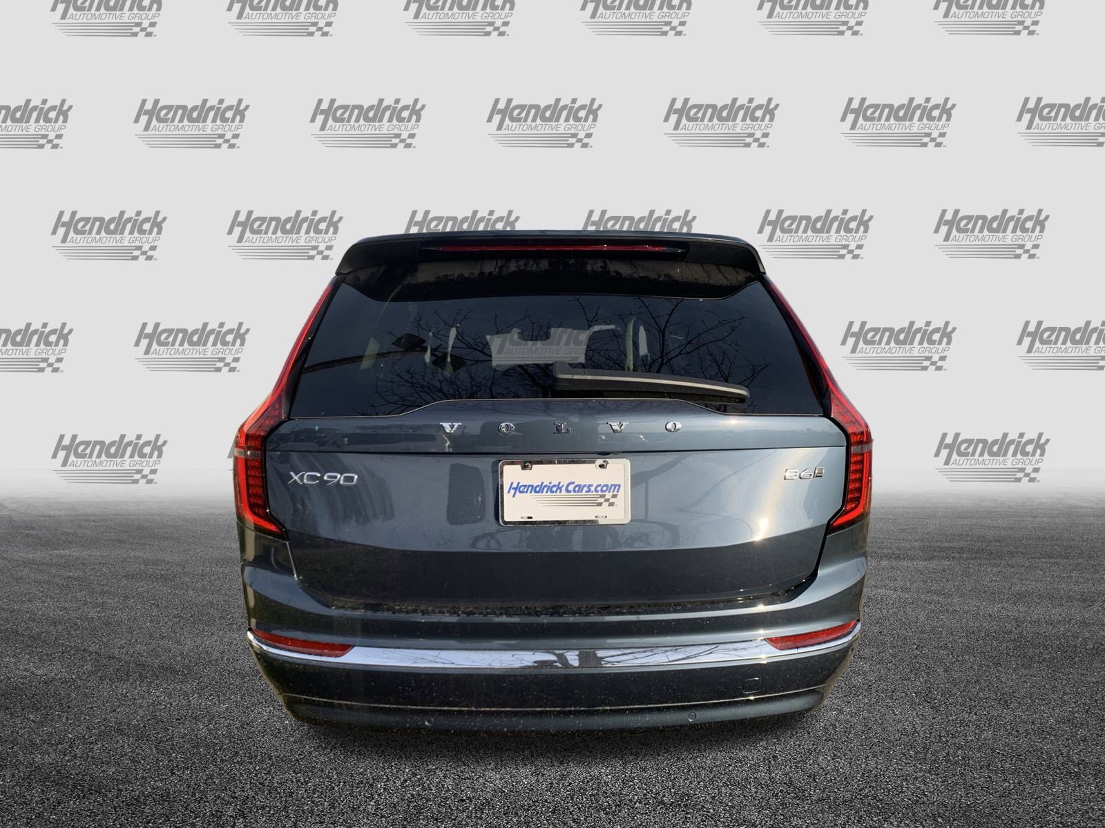 Used 2025 Volvo XC90 B6 Plus image 9