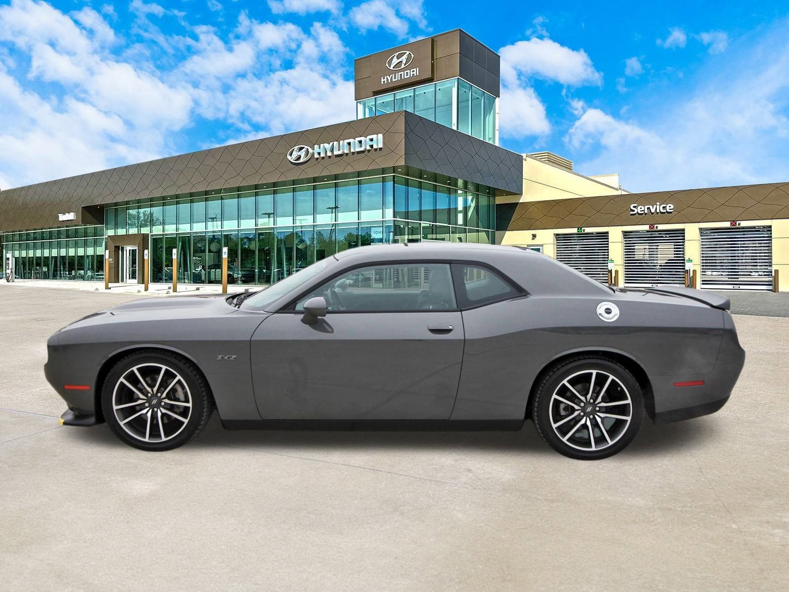 Used 2023 Dodge Challenger R/T w/ Plus Package image 9