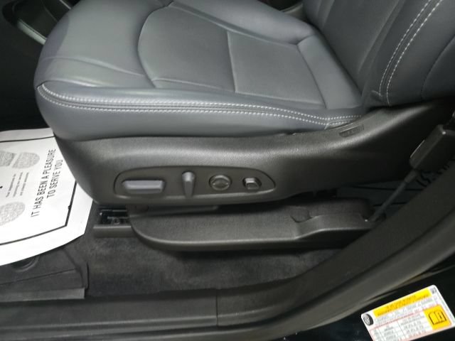 Used 2023 Buick Enclave Premium AWD/4WD image 18