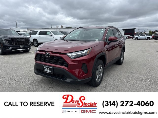 Used 2025 Toyota RAV4 XLE AWD/4WD image 1