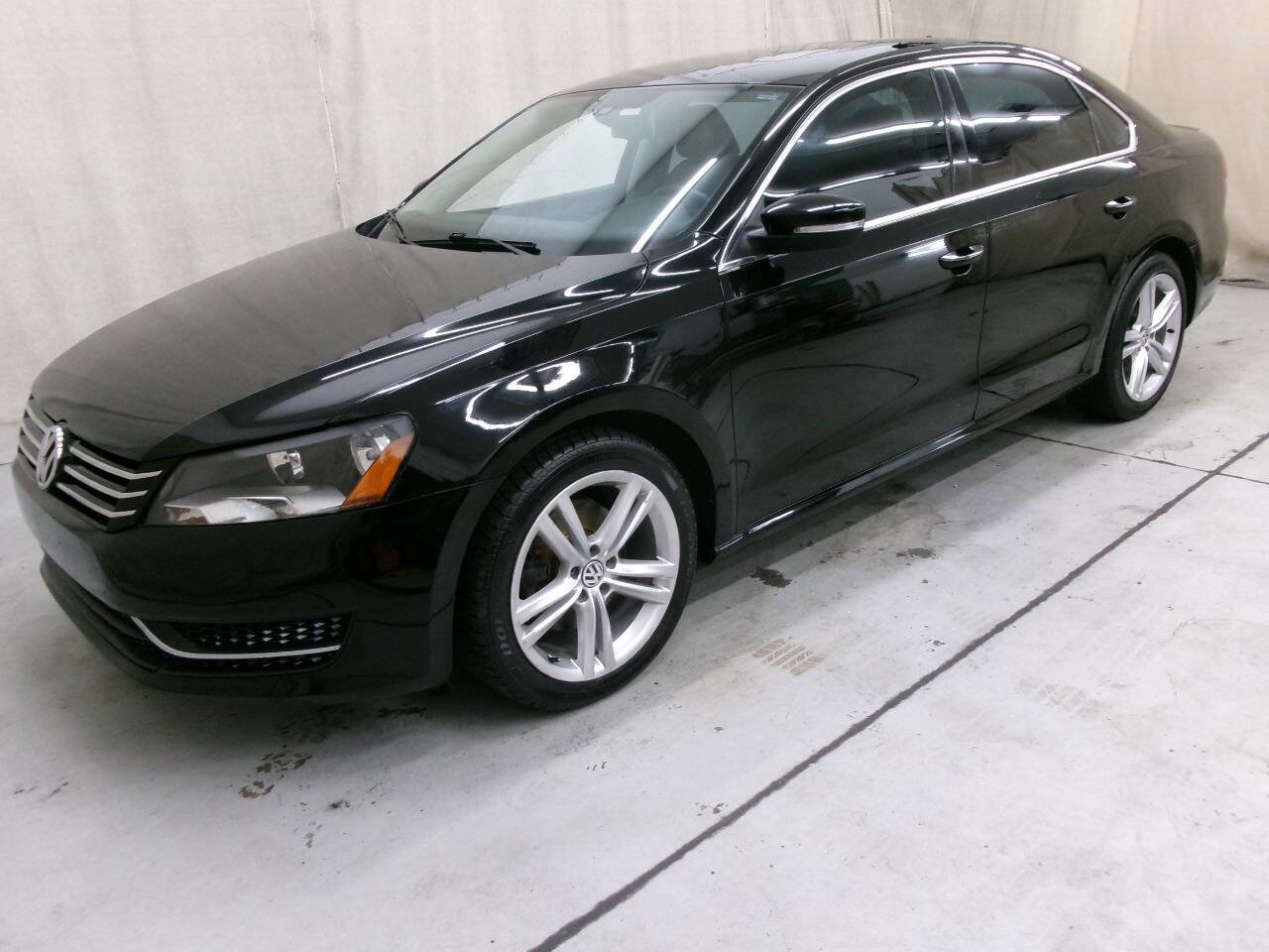 Used 2014 Volkswagen Passat 2.5 SE FWD image 2