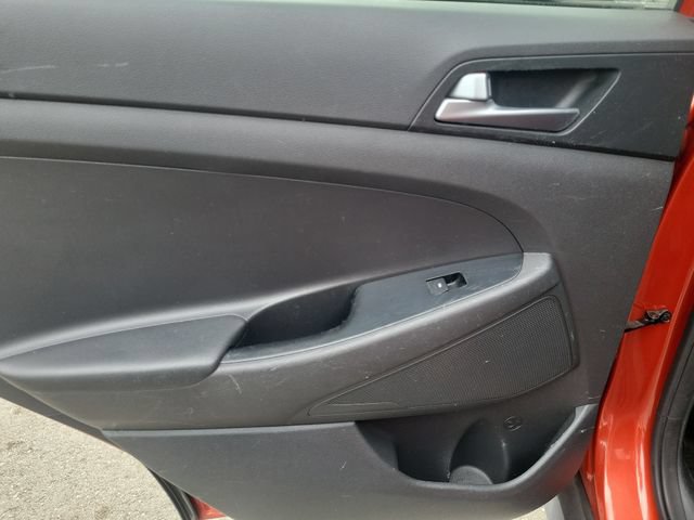 Used 2016 Hyundai Tucson SE w/ Option Group 02 FWD image 8