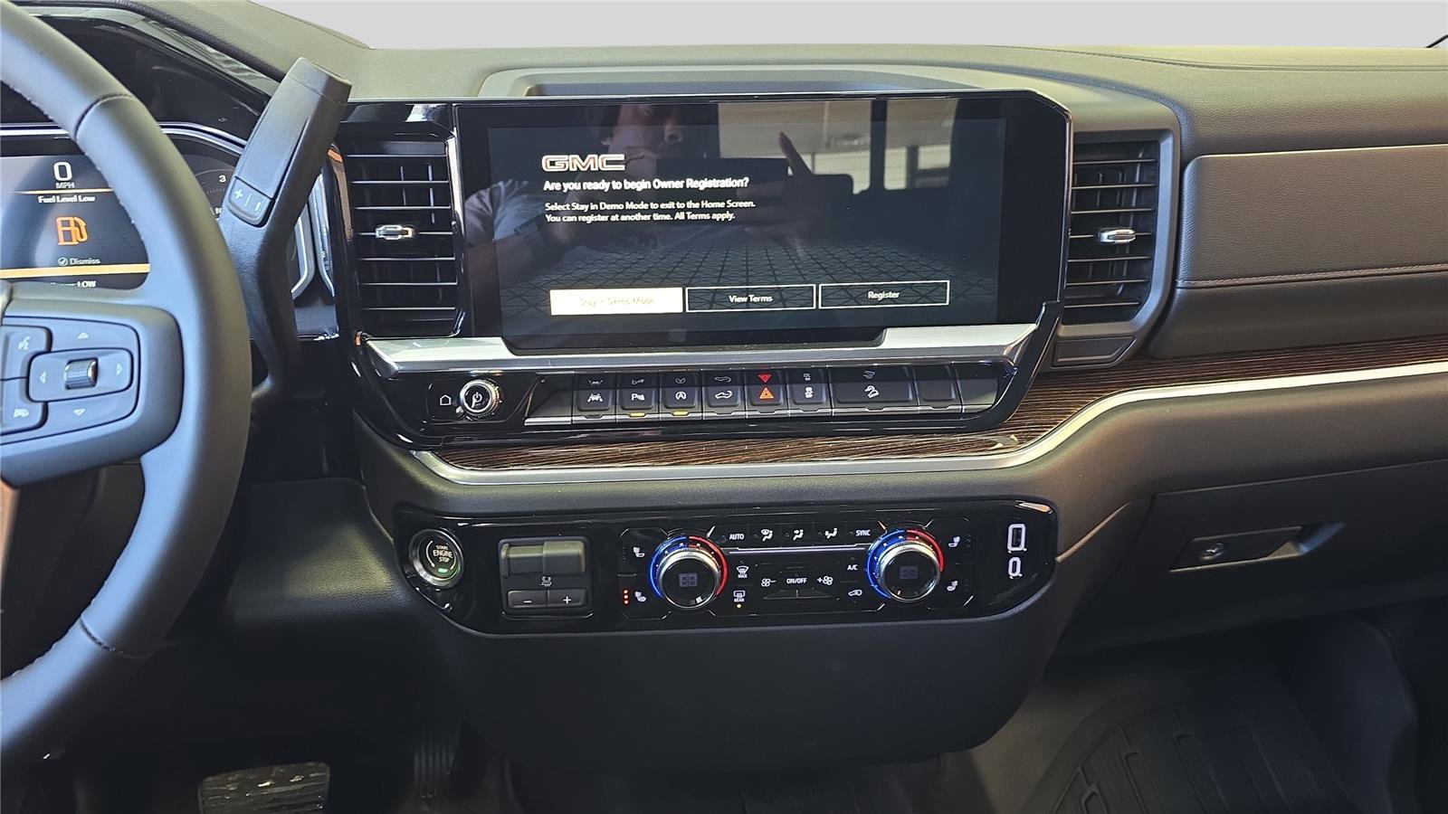 New 2026 GMC Sierra 1500 SLE image 20