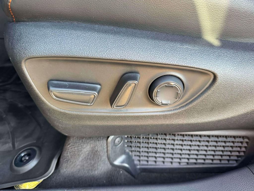 Used 2024 Toyota Sienna XSE w/ XSE Plus Package image 17