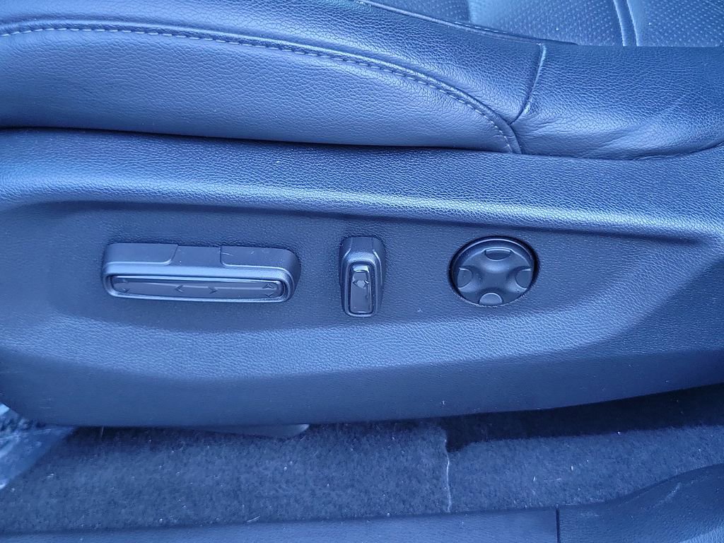 Used 2020 Honda CR-V EX-L image 14