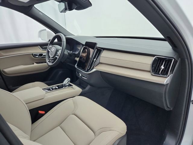 New 2025 Volvo XC90 B6 Core w/ Climate Package image 13