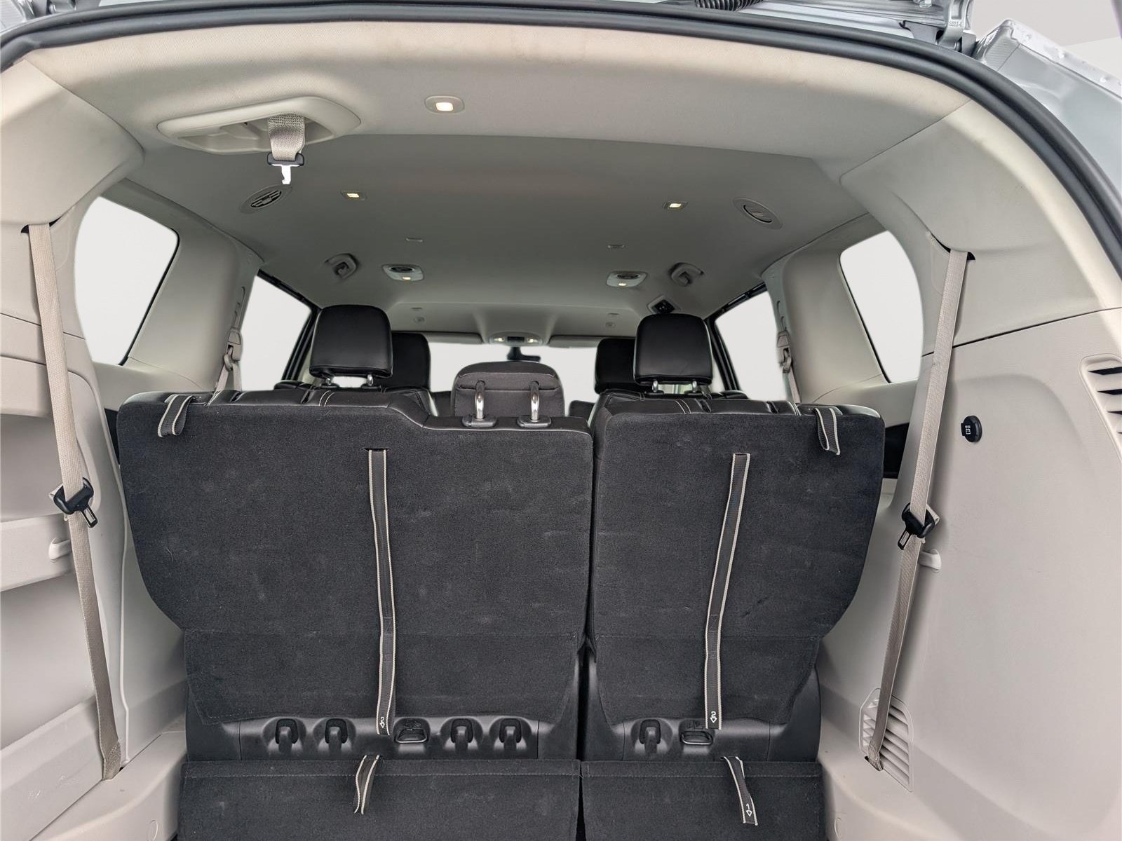 Used 2024 Chrysler Pacifica Touring-L FWD image 13