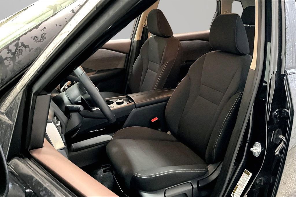 Used 2023 Nissan Rogue S image 21