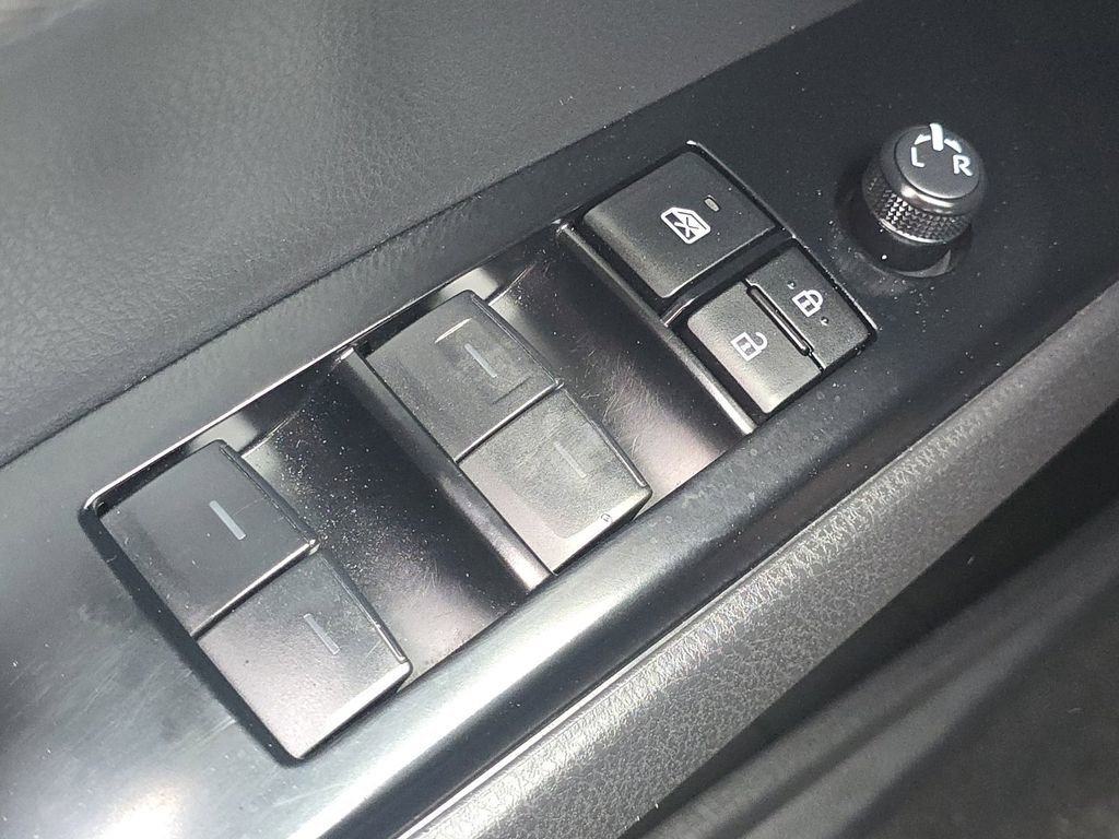 Used 2025 Toyota Camry LE FWD image 25