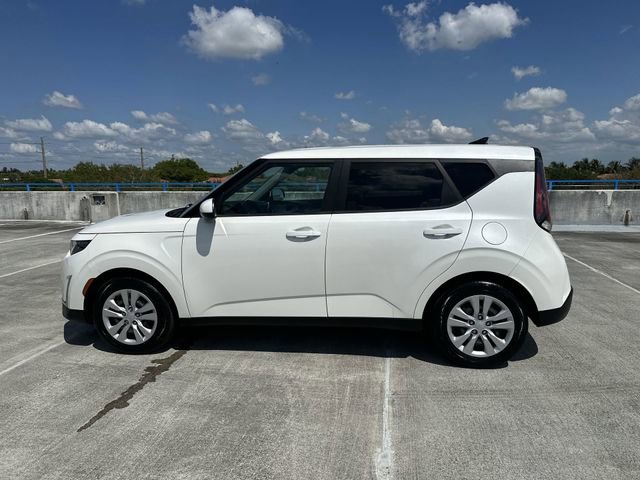 Used 2023 Kia Soul LX image 17