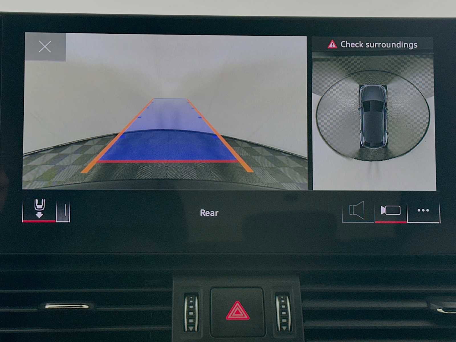 Used 2022 Audi SQ5 Premium Plus w/ Premium Plus Package image 15