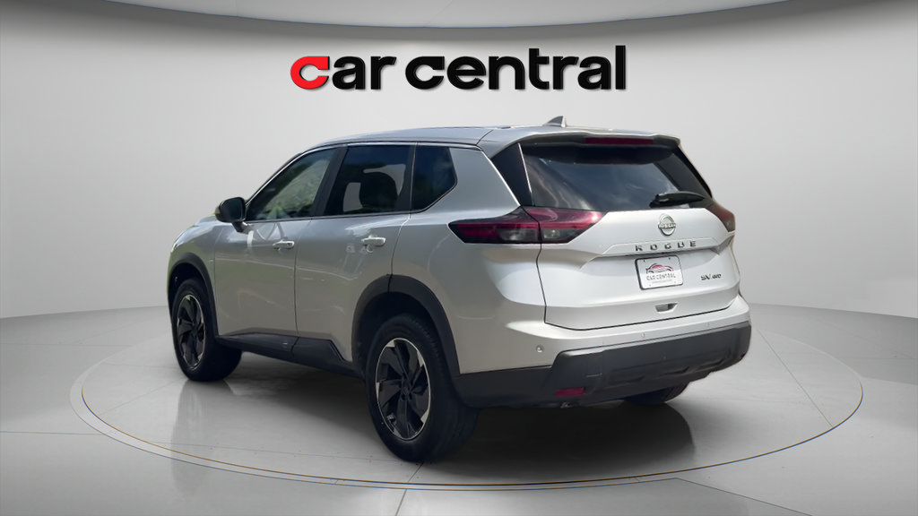 Used 2024 Nissan Rogue SV AWD/4WD image 3