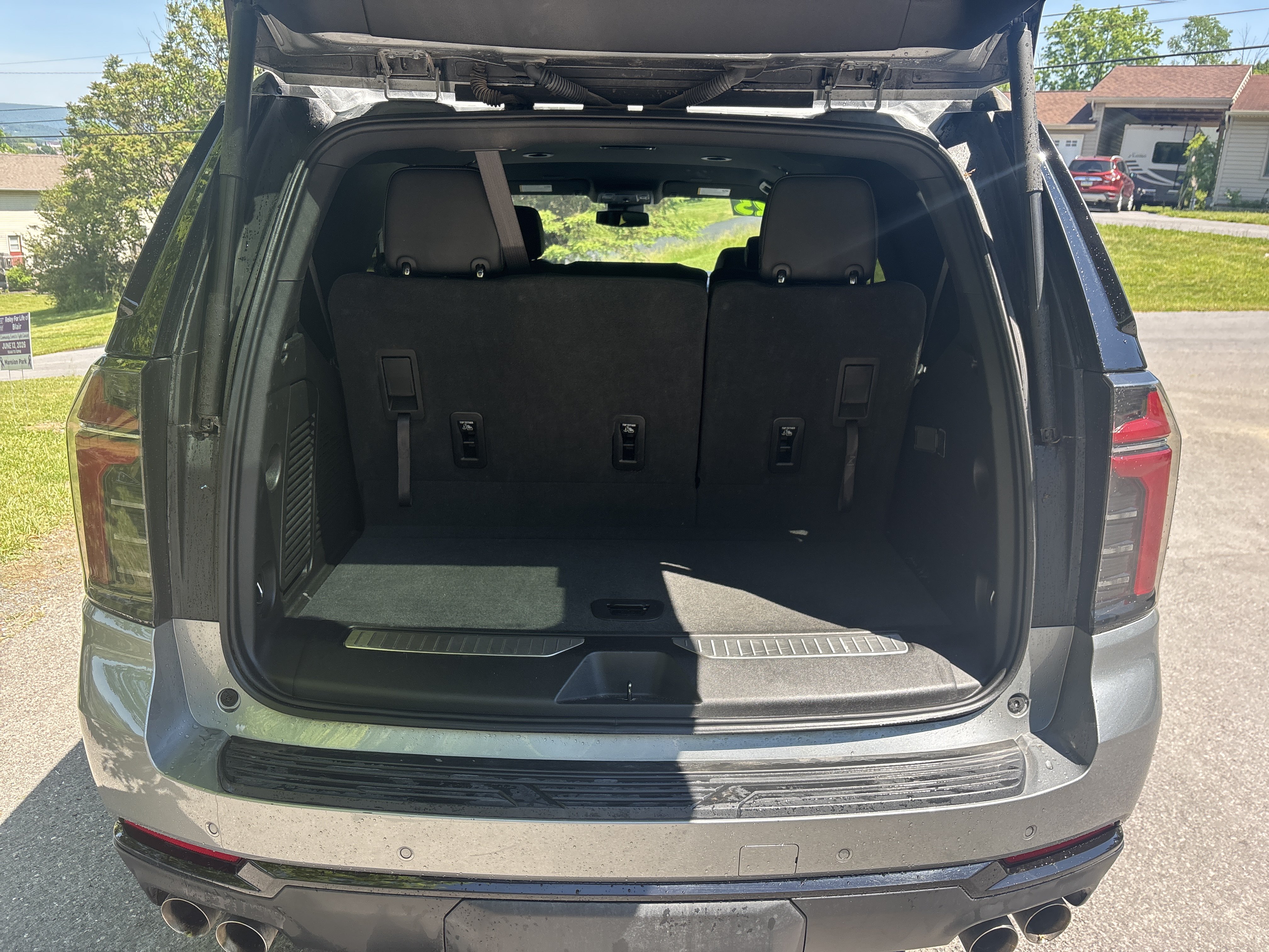 Used 2025 Chevrolet Tahoe Z71 AWD/4WD image 6