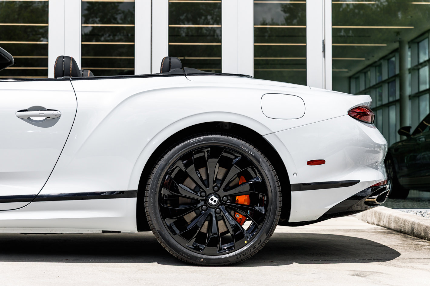 Used 2025 Bentley Continental GTC image 14