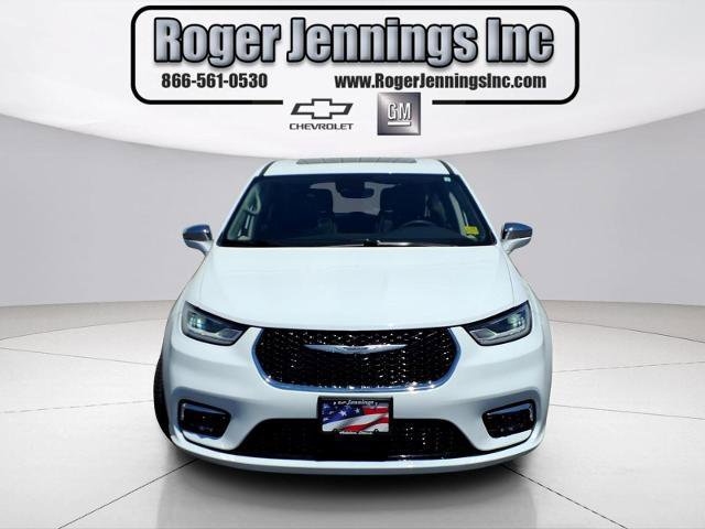 Used 2022 Chrysler Pacifica Limited FWD image 7