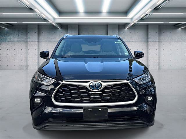 Used 2022 Toyota Highlander Bronze Edition AWD/4WD image 2