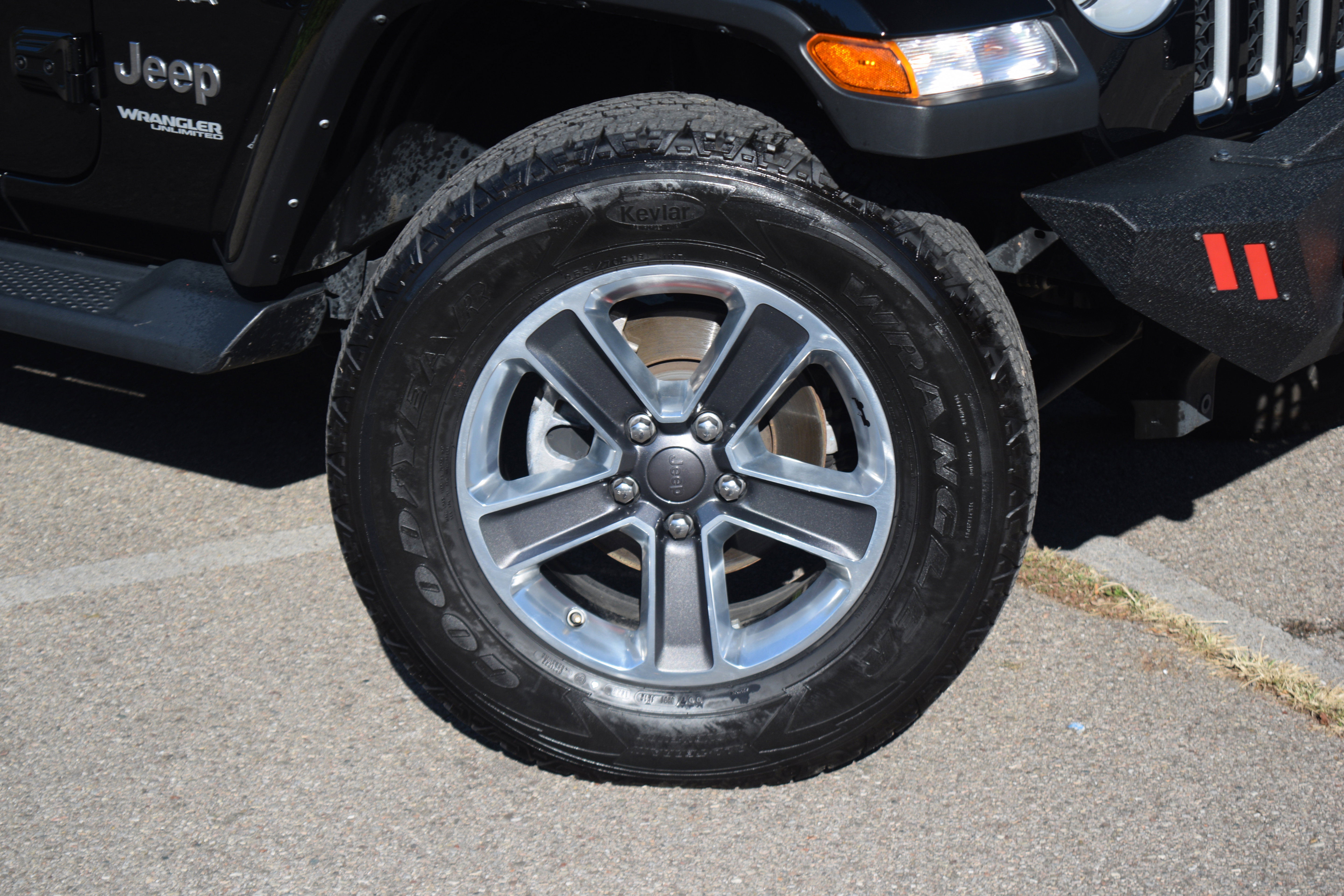 Used 2022 Jeep Wrangler Unlimited Sahara w/ Cold Weather Group image 29