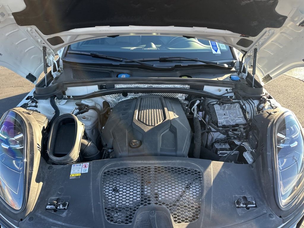 Used 2023 Porsche Macan image 9