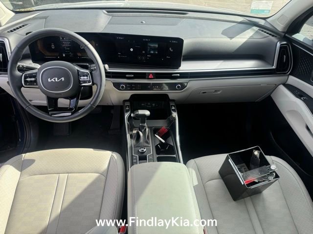 Certified 2025 Kia Telluride SX w/ SX Captain's Chair Package image 7