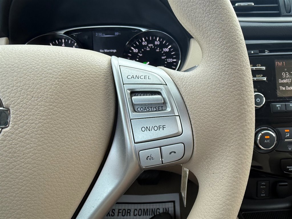 Used 2015 Nissan Rogue S image 16