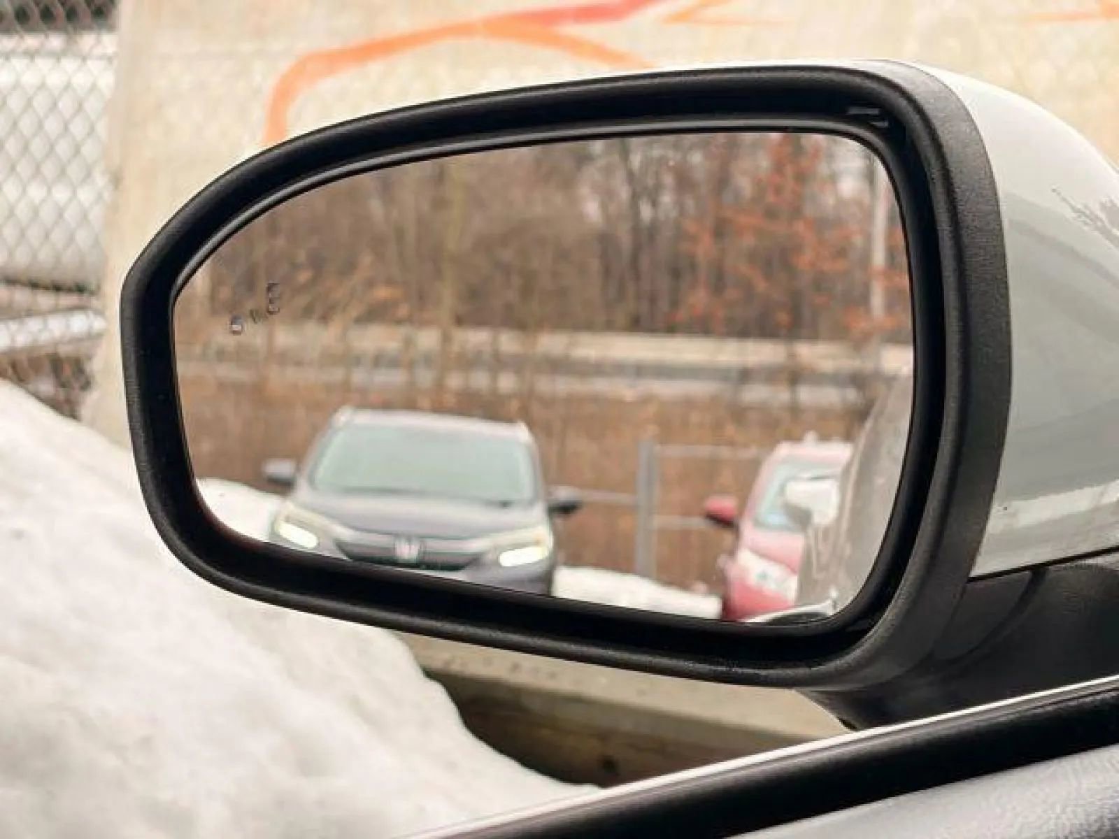 Used 2020 Ford Fusion SE image 32