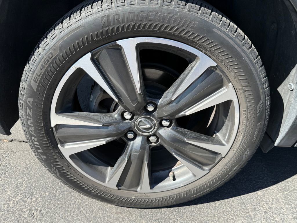 Used 2019 Lexus UX 200 image 17