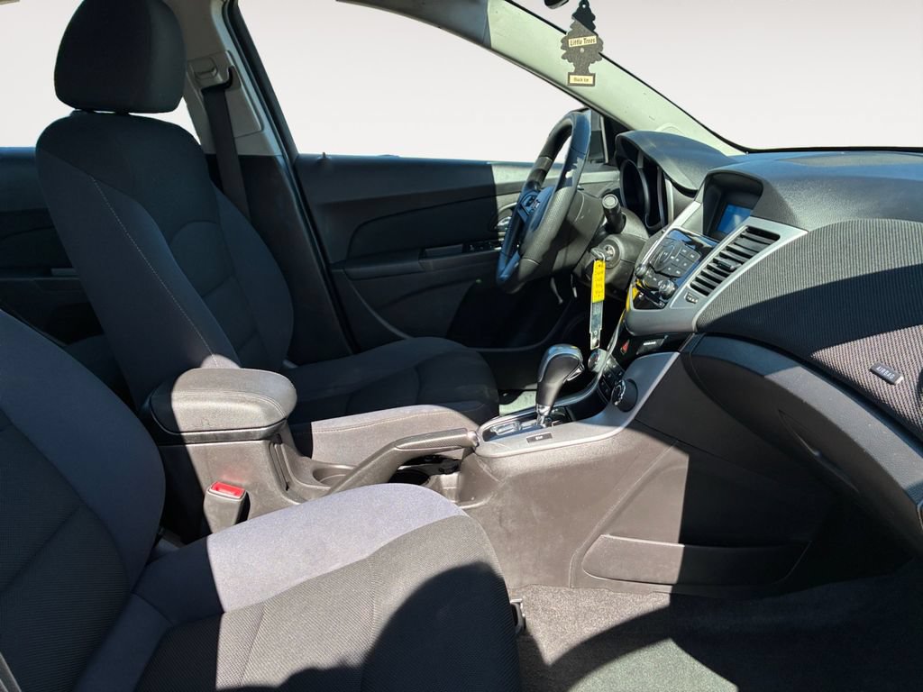 Used 2016 Chevrolet Cruze LT FWD image 26