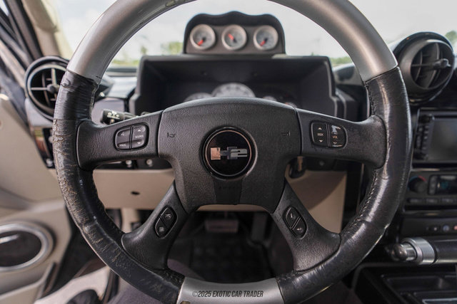 Used 2004 HUMMER H2 w/ Preferred Equipment Group image 40