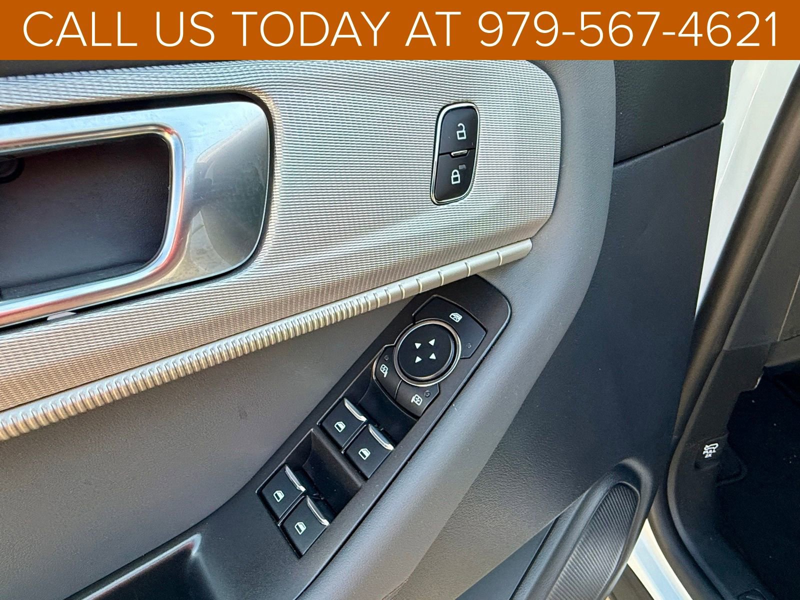 New 2026 Ford Explorer Active w/ Active Comfort Package image 6