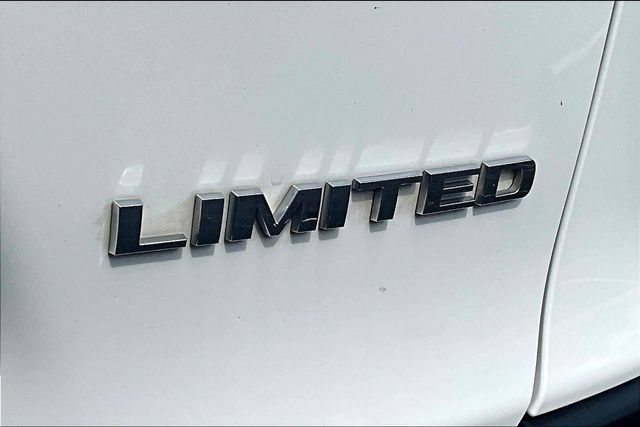 Used 2019 Jeep Cherokee Limited w/ Technology Group AWD/4WD image 24